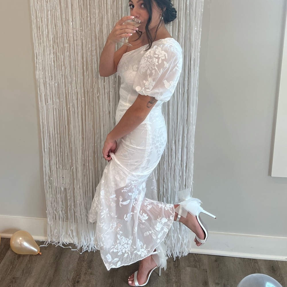 ASTR the label - Santorini Midi Dress